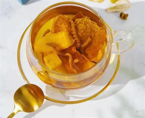 冬蟲夏草和甘草搭配一起的吃法