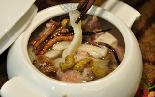 煮雞湯能放冬蟲夏草嗎？解鎖滋補(bǔ)湯品的正確打開方式