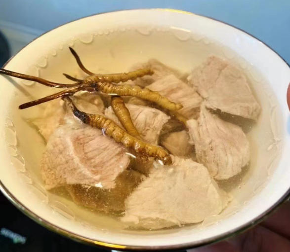 冬蟲(chóng)夏草西洋參燉品做法：滋補(bǔ)兼顧，溫和不燥